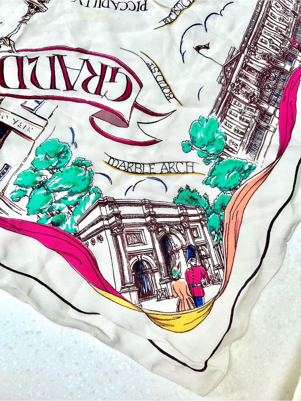 LONDON UK Britain Scenic Silk Scarf/wrap w vacay resort European vibe - Picture 11 of 15